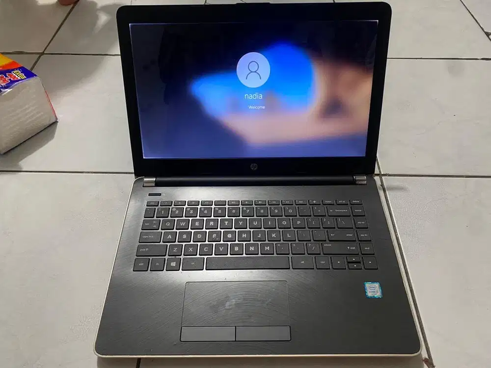 Laptop HP core i3-6006u Ram 4Gb