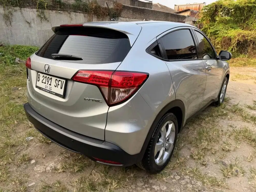 hrv hr-v e at 2015 silver km low