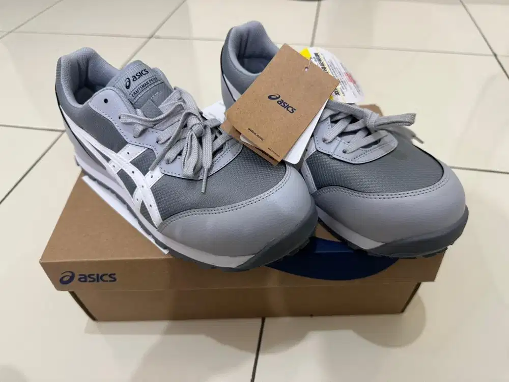 Asics safety shoes 42 NEW Winjob CP201 grey white