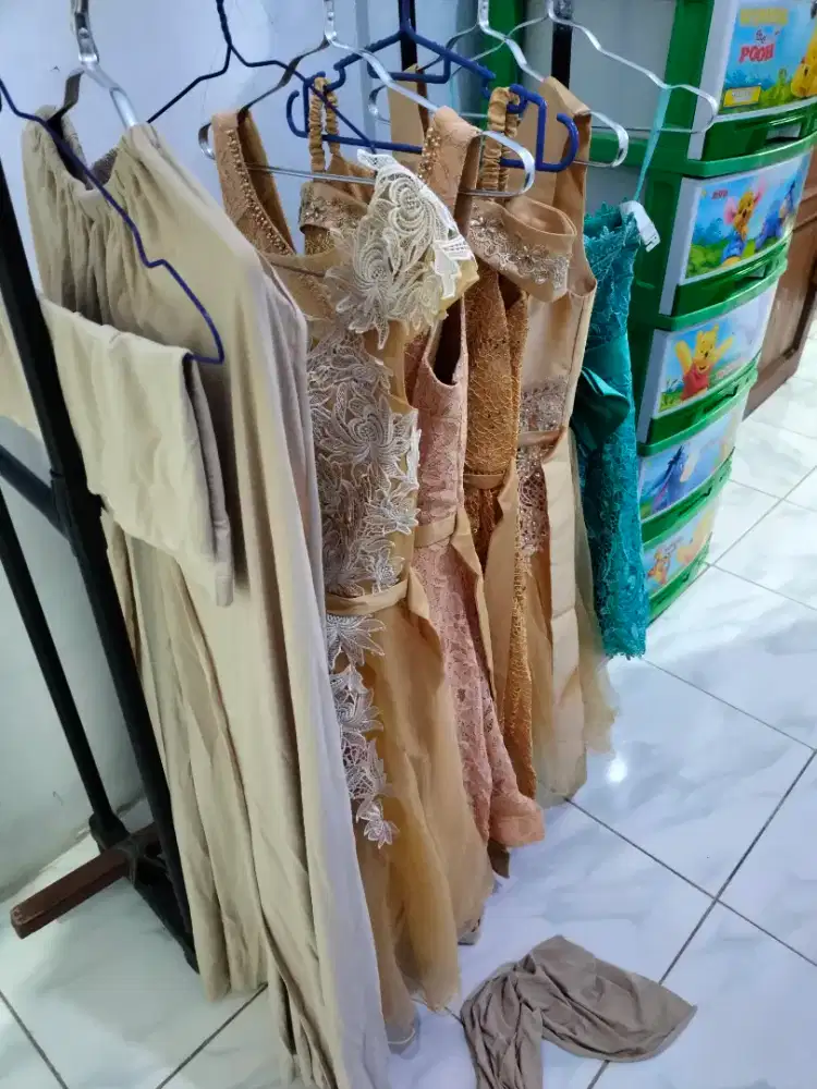 Gaun bekas masih mulus 1x pakai
