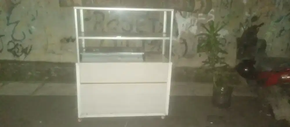 Etalase makanan