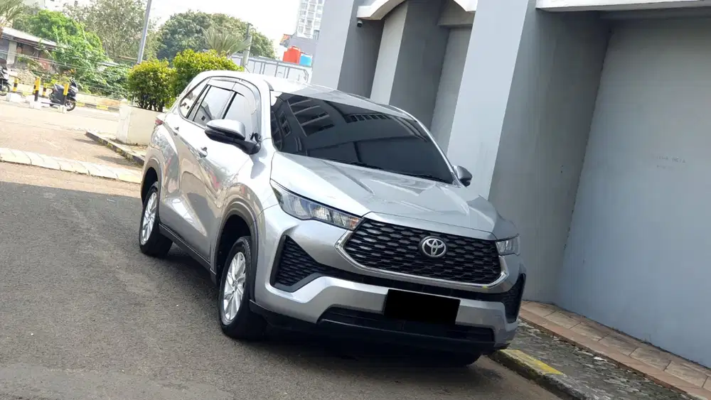 [ LOW KM ] Toyota Zenix 2.0 G Non Hybrid CVT Bensin AT 2024/2025
