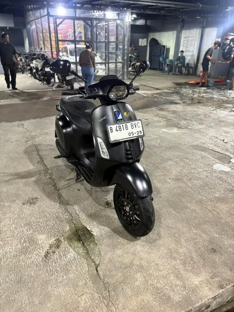 Vespa Sprint Iget Notte Limited Edition