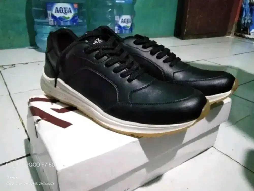 Sepatu Running Leather/kulit Ukuran 41