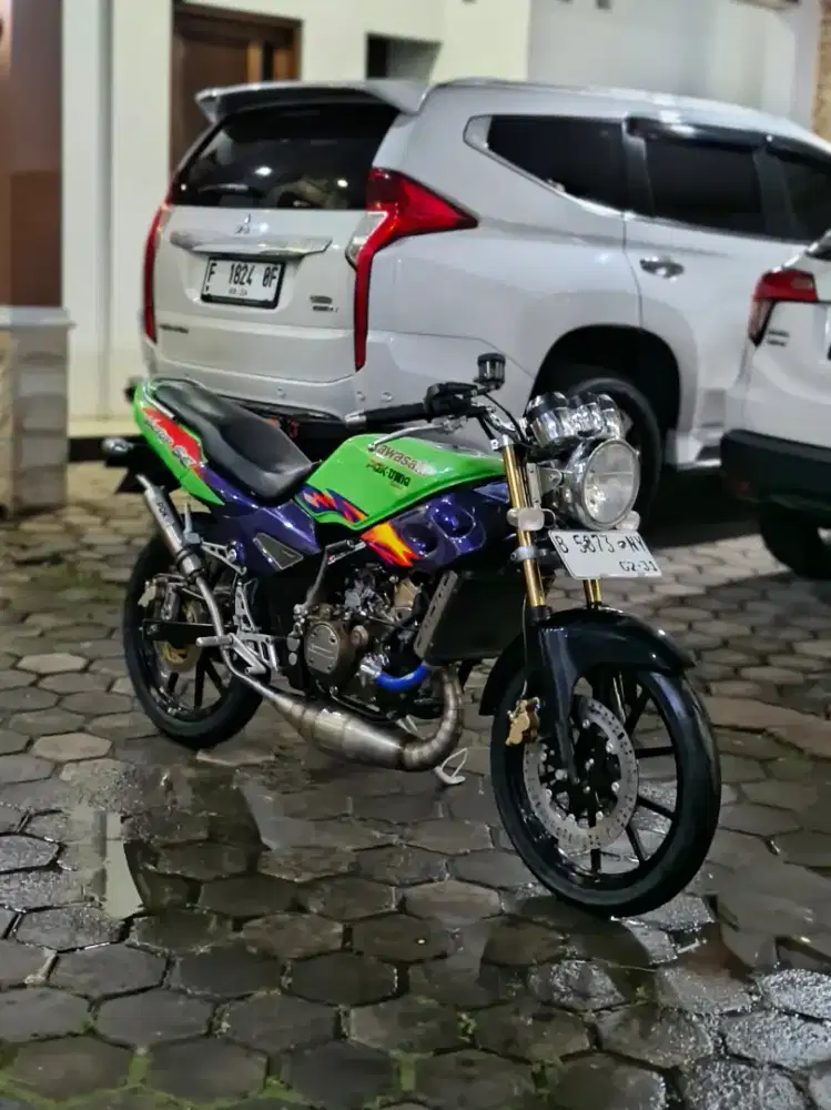 Kawasaki Ninja R super kips aktif