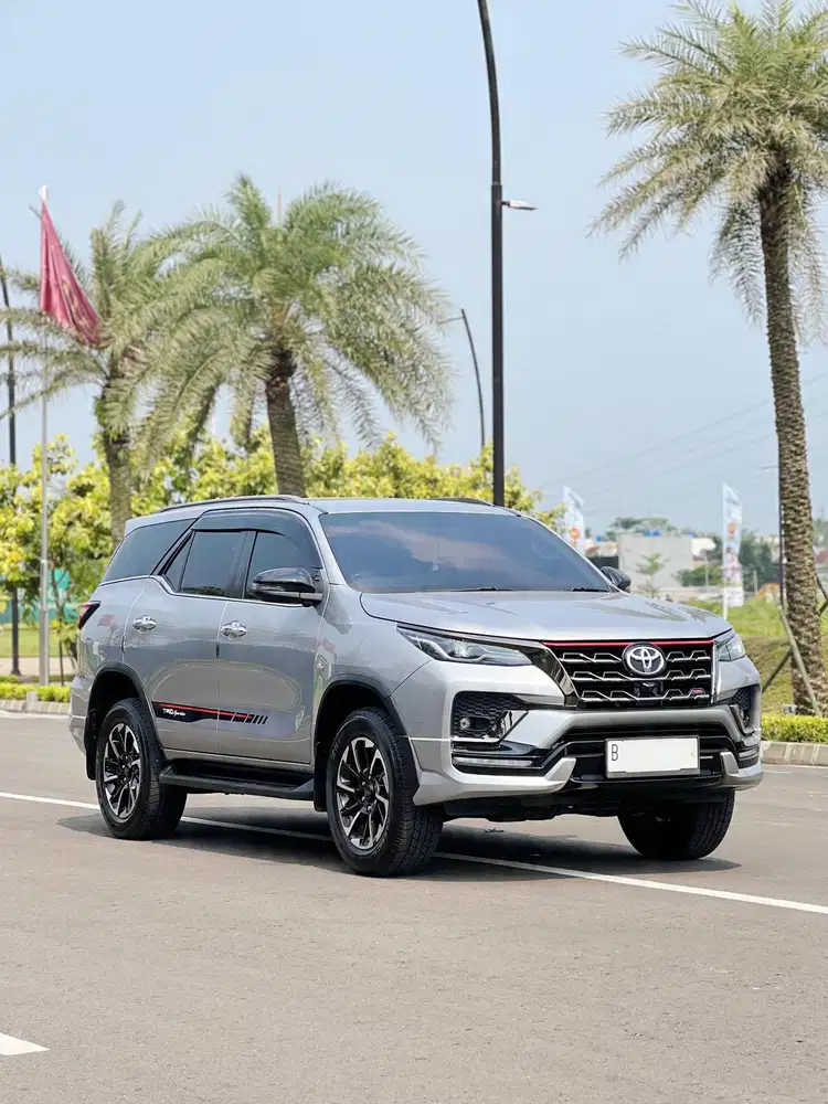TOYOTA FORTUNER 2.7 SRZ TRD Sportivio AT — 2020