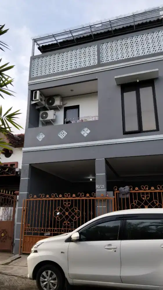 Kost putri citra raya
