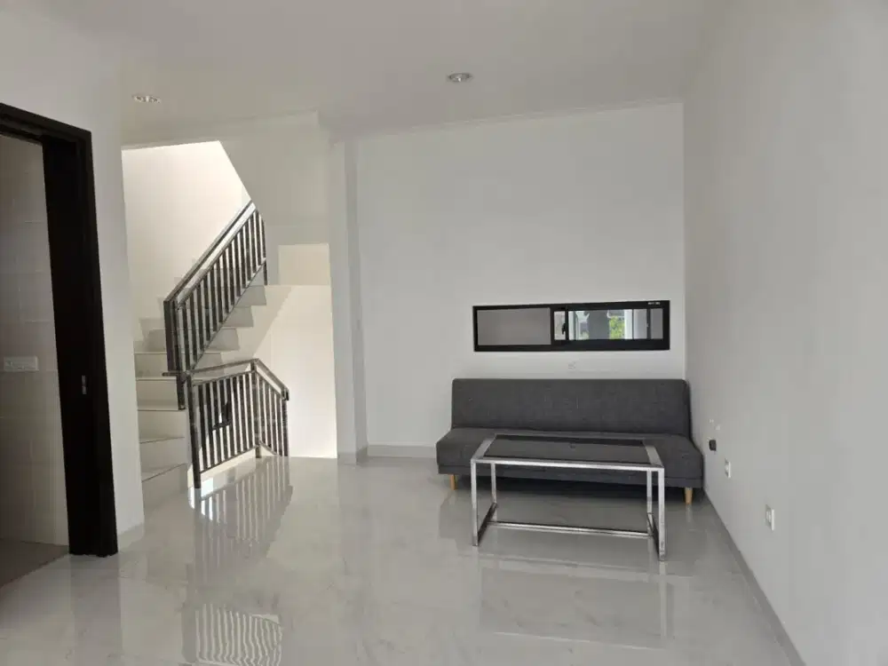 Disewa Rumah Golf Island, Uk 5x15, 3+1 KT, 4 KM, 3lantai, Ada AC, Hadap Barat Daya