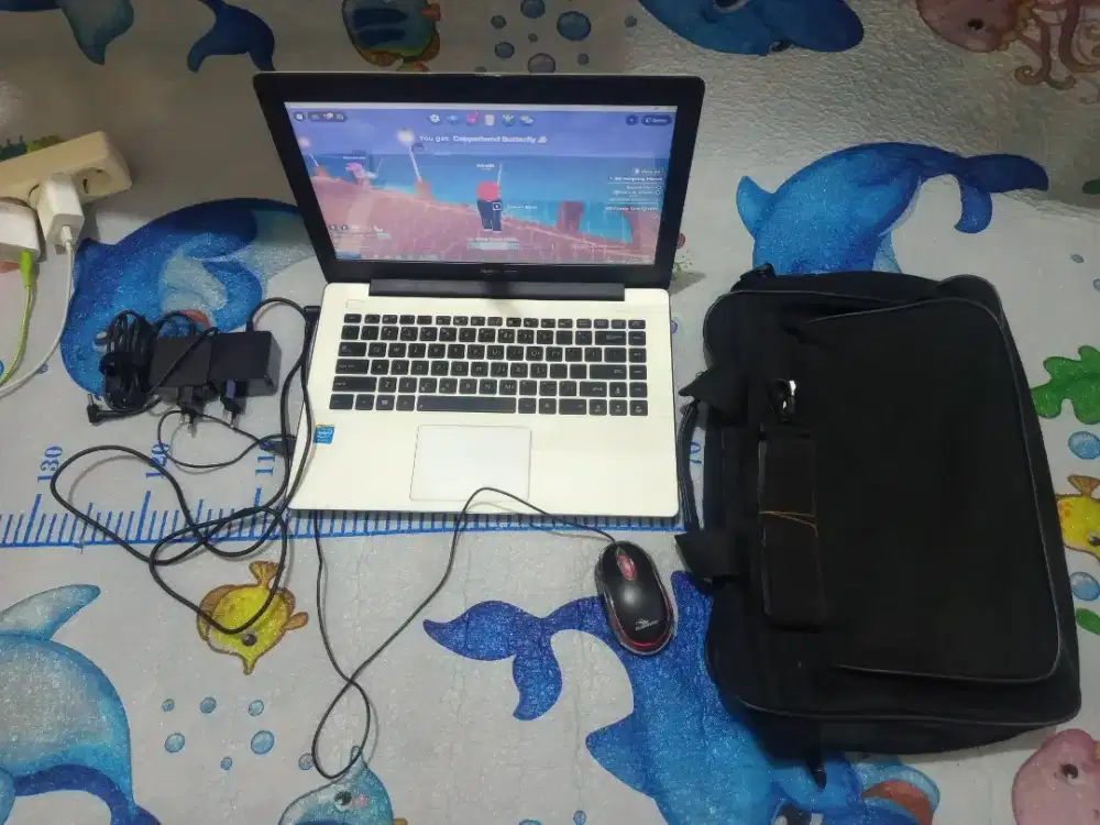 Laptop Azuz celeron