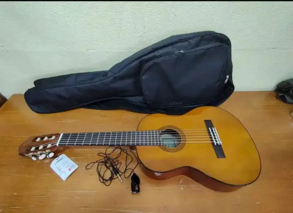 FS Gitar Yamaha cgs 102a