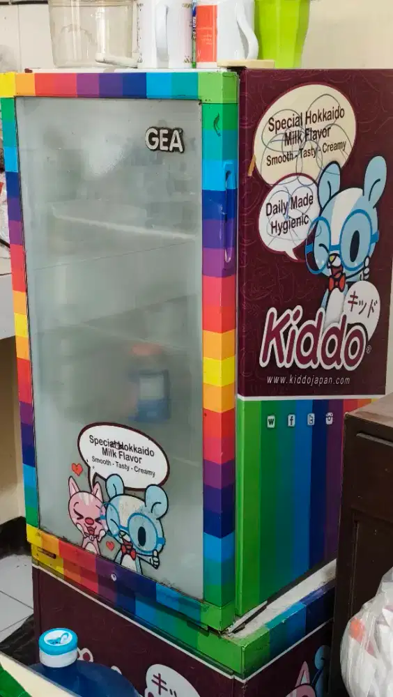 Kulkas Chiller Kaca