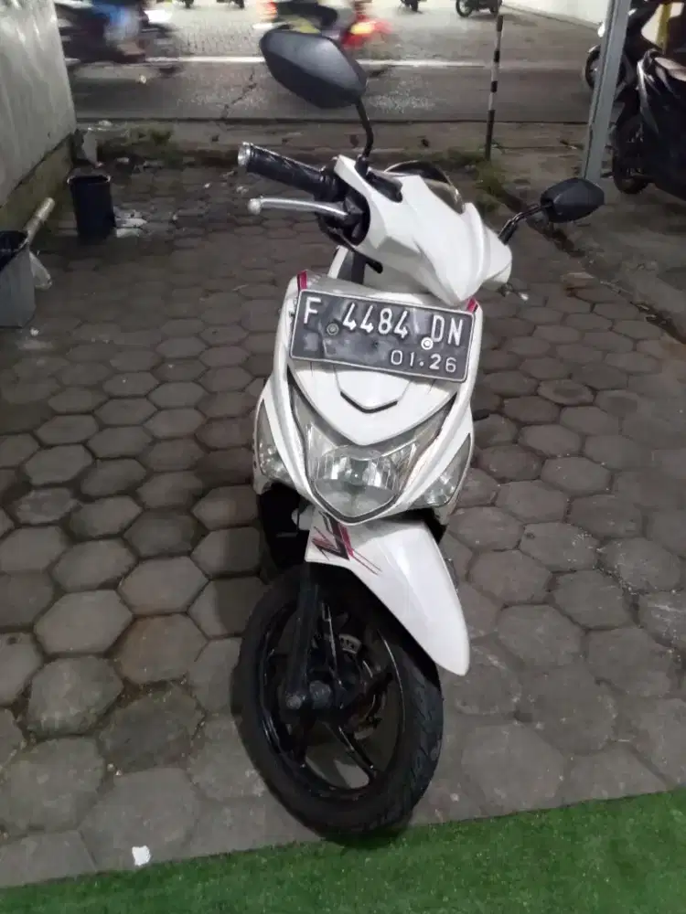 Jual motor honda beat tahun 2015