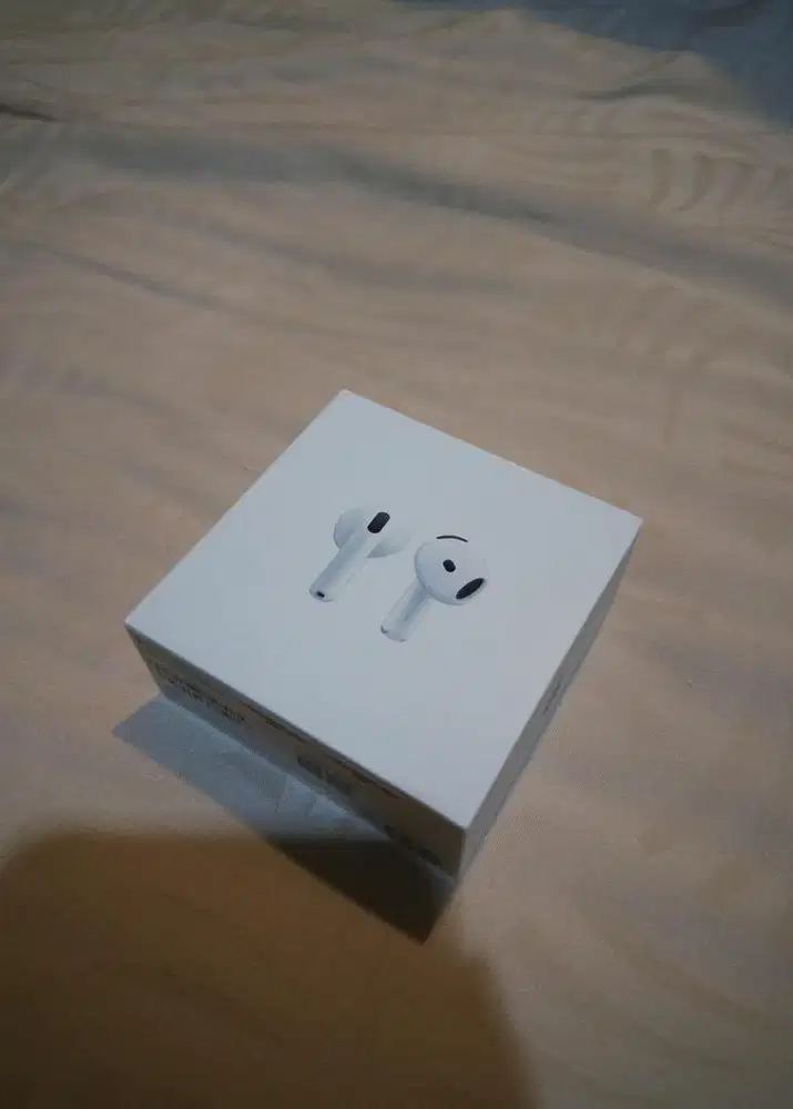 APPLE AIRPODS 4