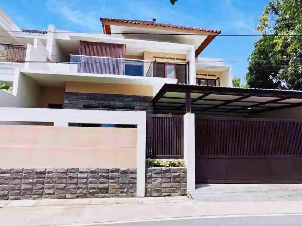 Rumah Mewah Baru Asri dan Nyaman Lingk Rapi dekat Manahan Solo Kota