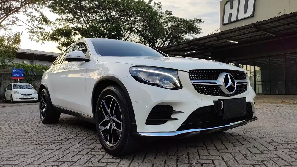 Odo 9 K Mercedes Benz Glc300 Coupe 2.0 4 Matic AMG Line 2019