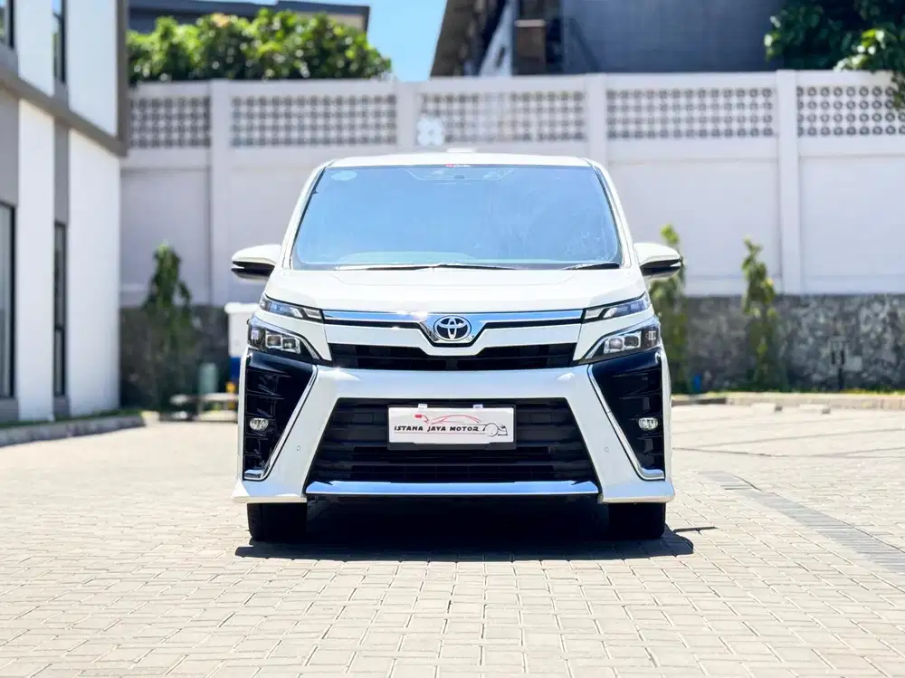 Toyota Voxy 2.0 AT th 2021 #istana jaya motor