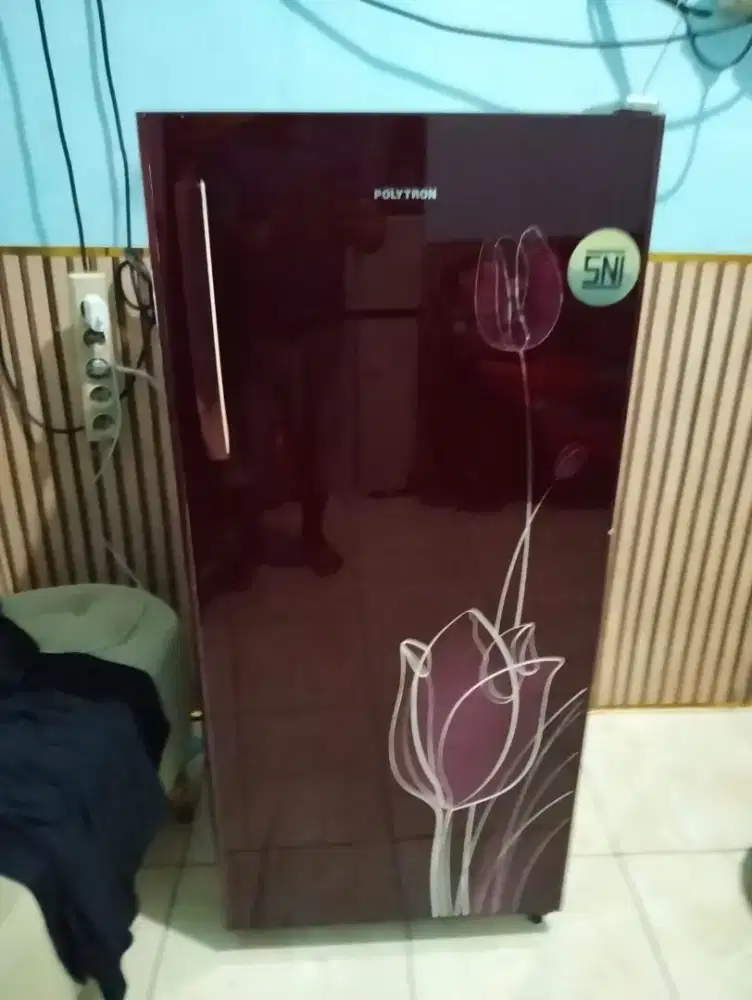 Kulkas 1 pintu Polytron mulus