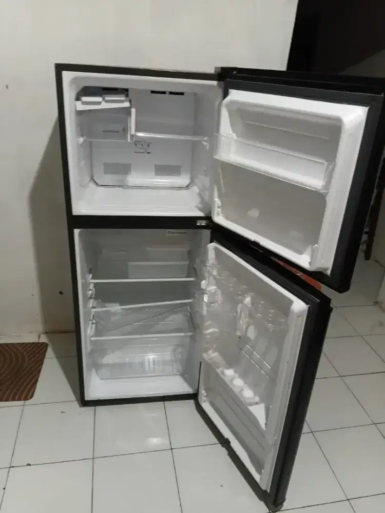 Kulkas Sharp 2 pintu