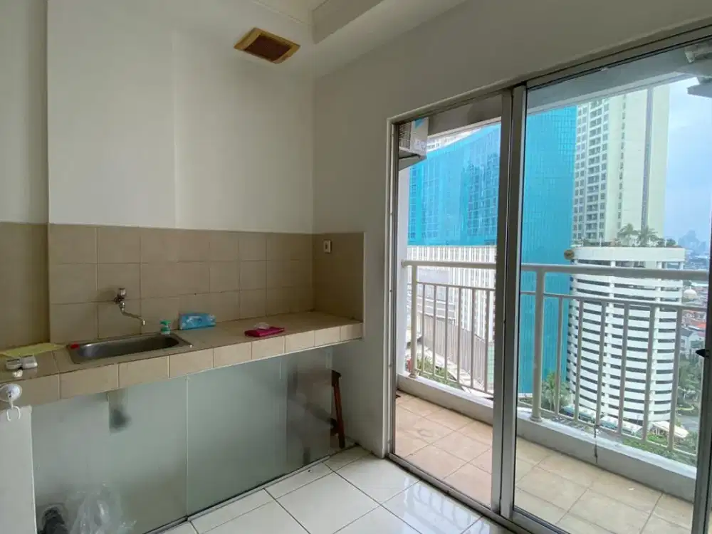 2 kamar unfurnish 2AC view CP Apt.Mediterania Garden Res 2 Tanjung Duren