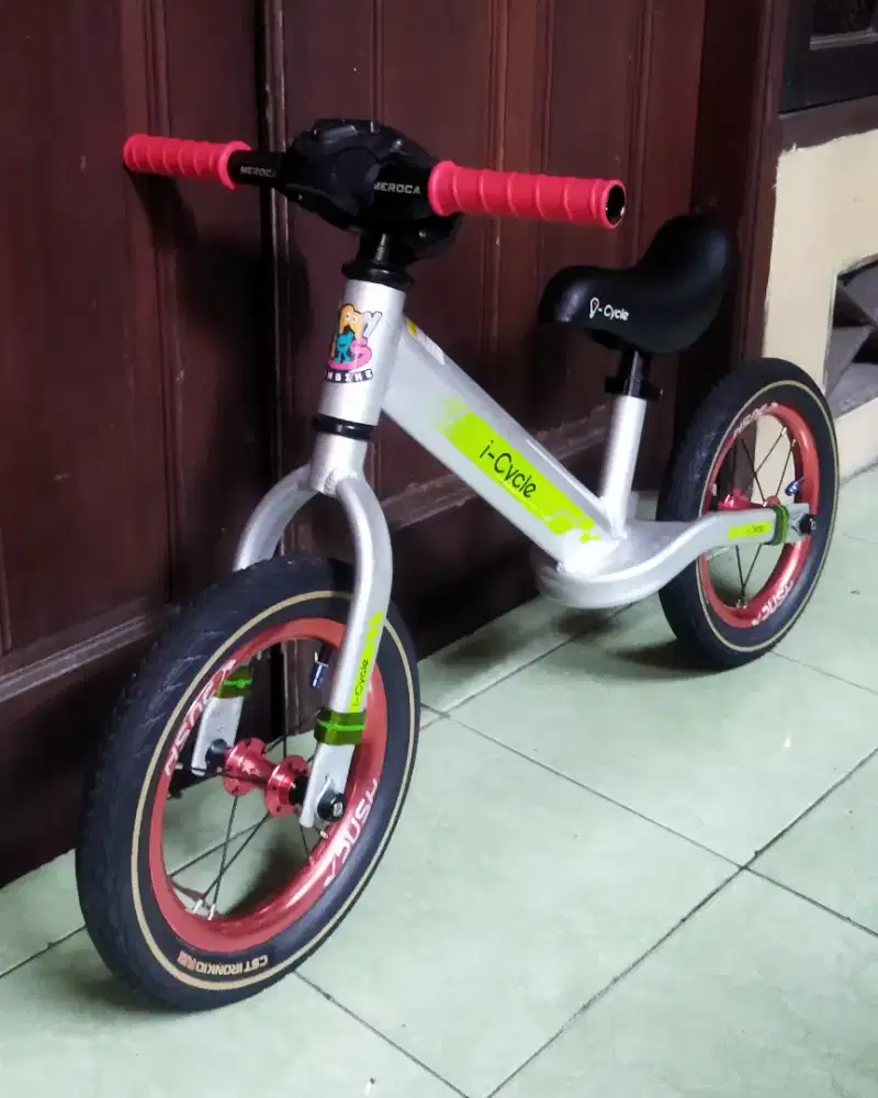 Sepeda balance bike pushbike