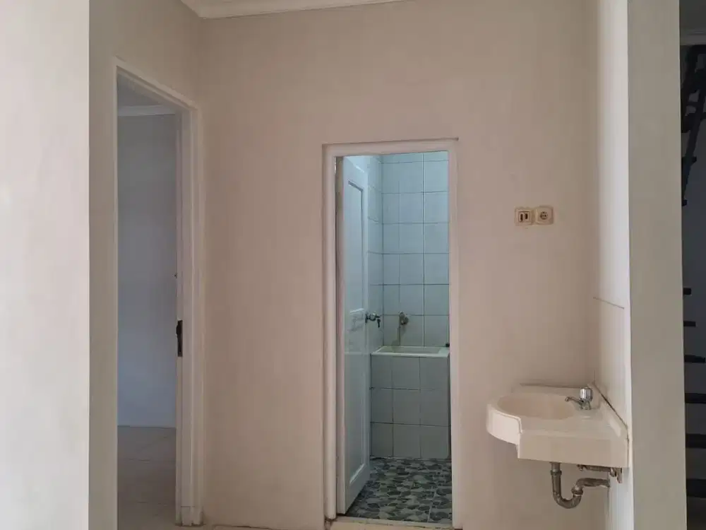 DIJUAL MURAH RUMAH 2 LANTAI DI CITRA 2 EXTENSION – JAKARTA BARAT