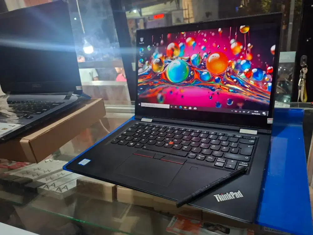 Lenovo Thinkpad yoga X390 Touchscreen  i5 gen 8 ssd 128