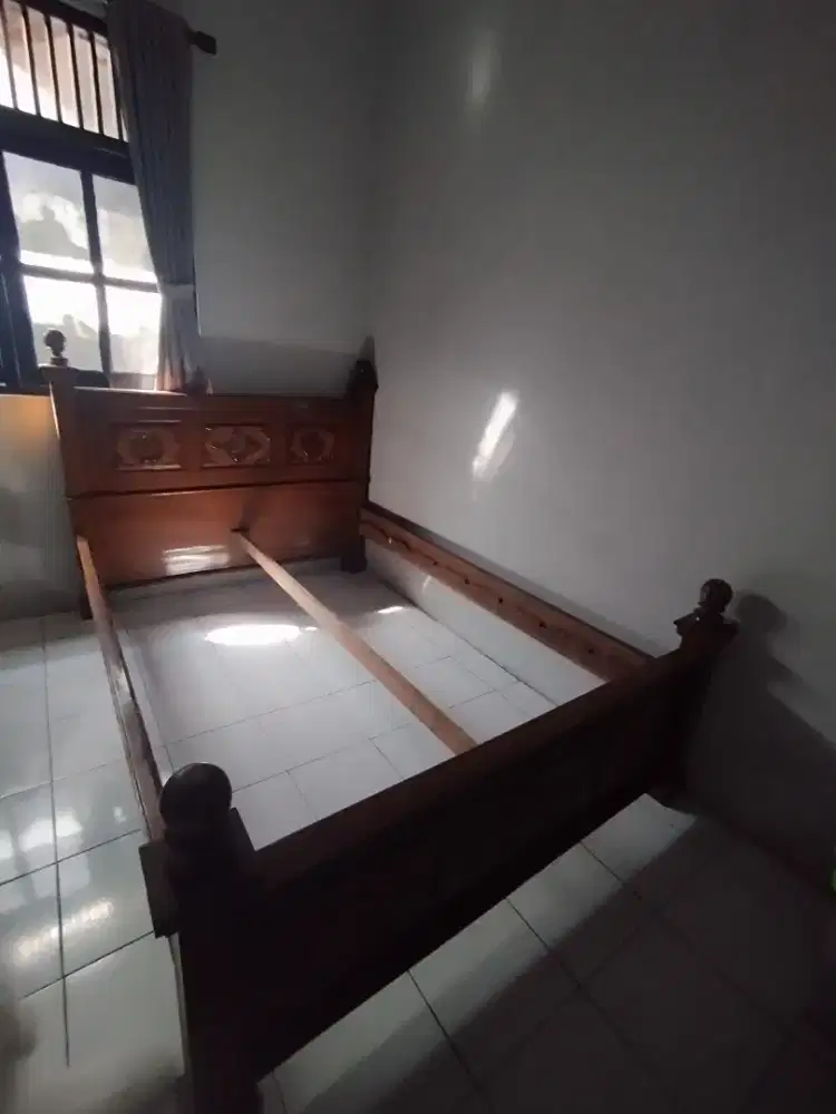 DIPAN KAYU JATI