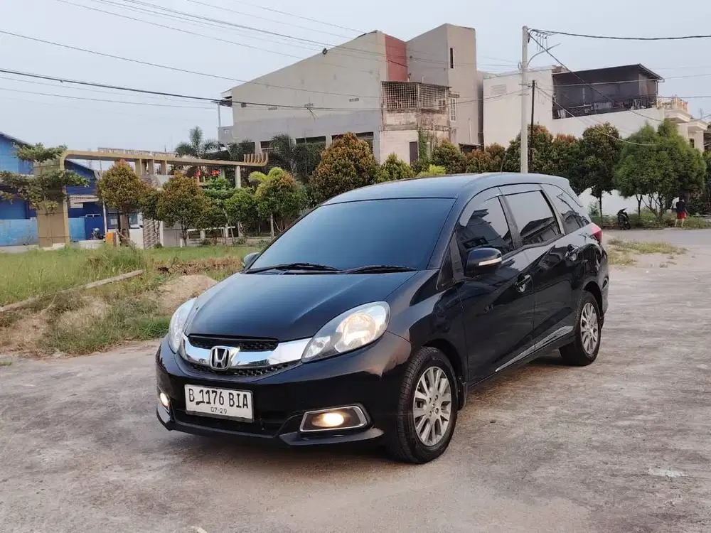 Honda Mobilio e cvt prestige metik 2014 ( km low)  kredit lebih asyik
