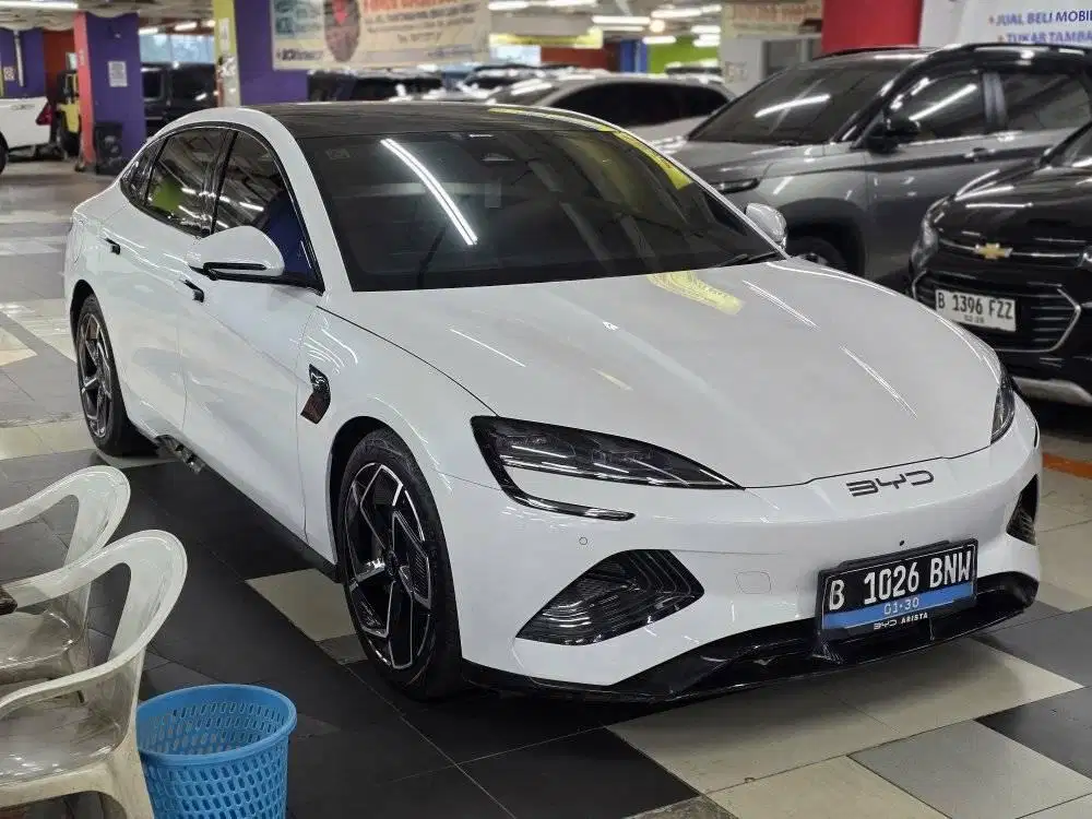 BYD seal Premium putih 2024