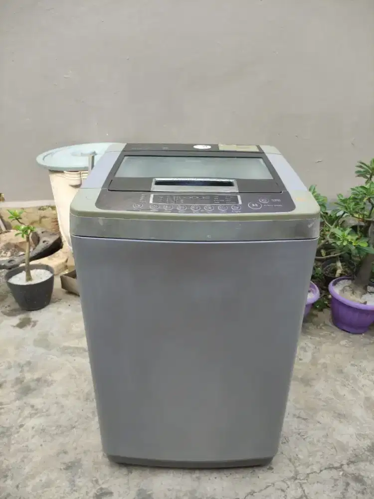 Mesin cuci 1 tabung LG otomatis 8 KG