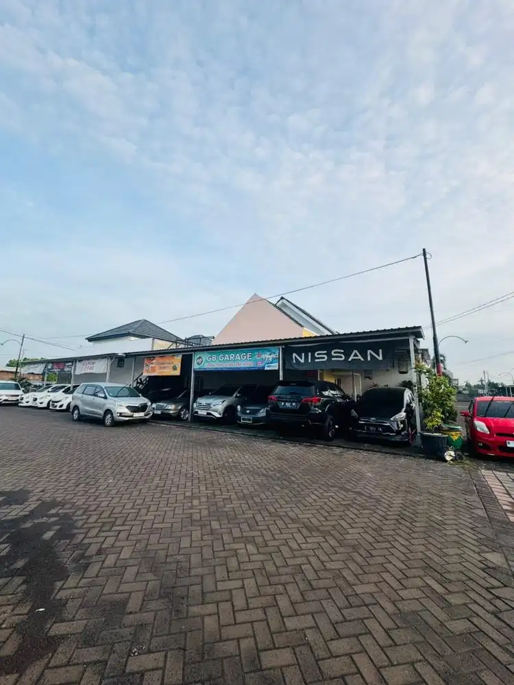 Lowongan Kerja Helper Showroom