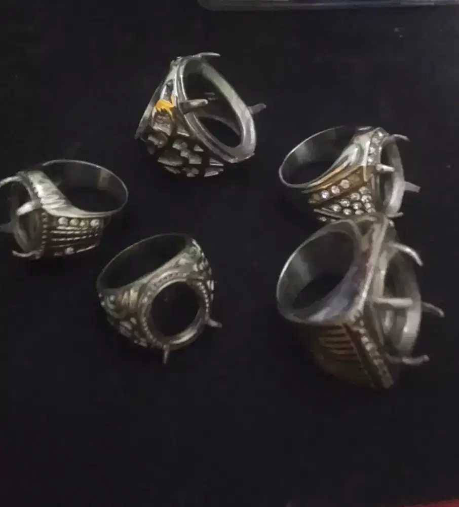 Ikatan Cincin Titanium