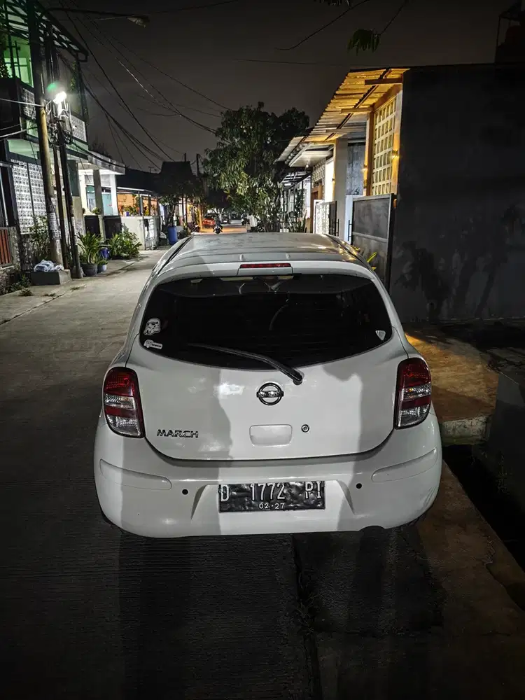 Nissan March 2012 Bensin