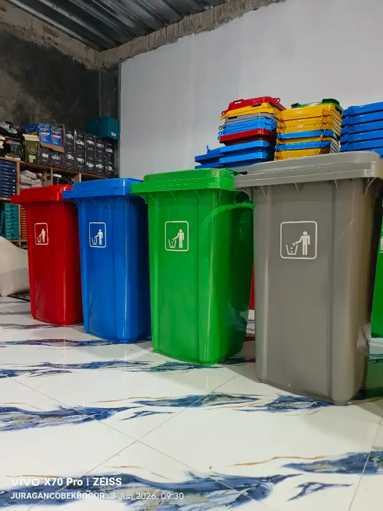 Pusat tempat sampah fiberglass dan HDPE