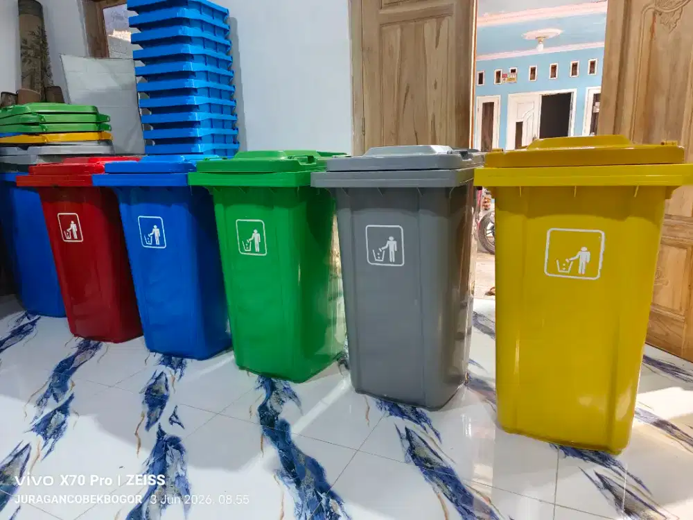 Pusat tempat sampah fiberglass dan HDPE