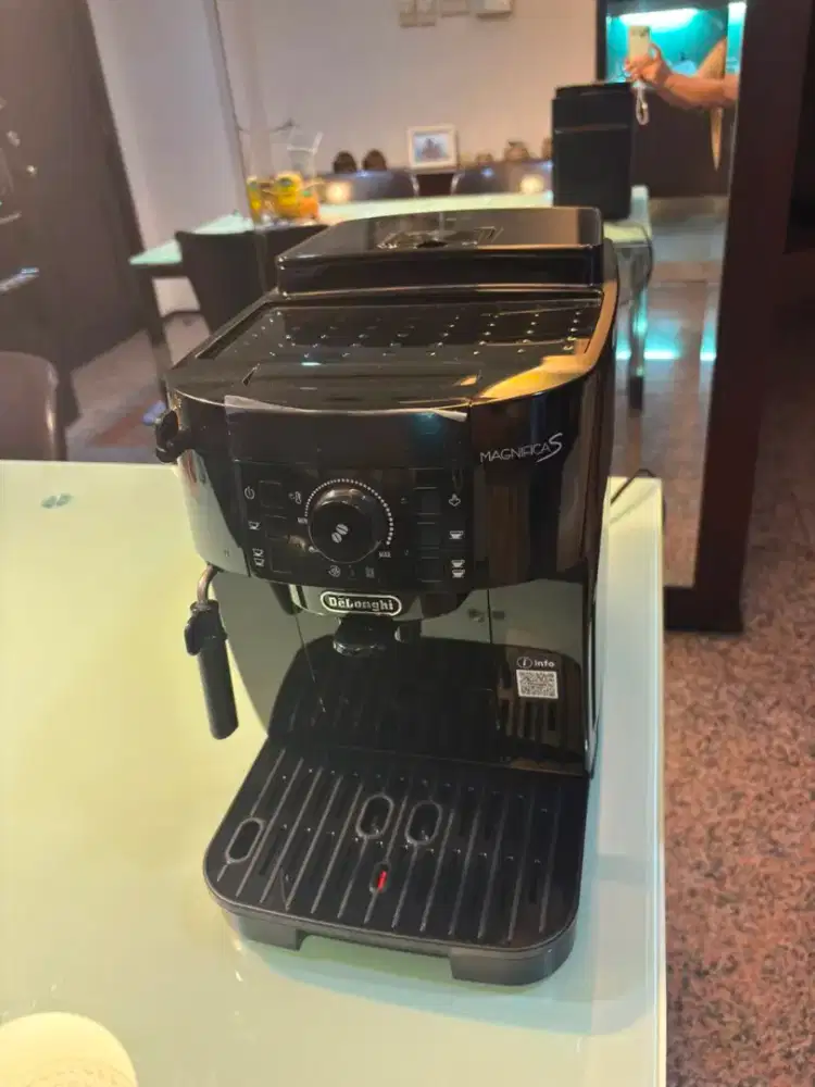 Machine Coffee Delonghi Magnifica S