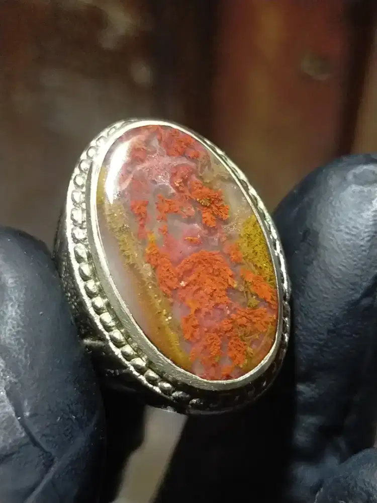 Cincin batu natural badar lumut merah