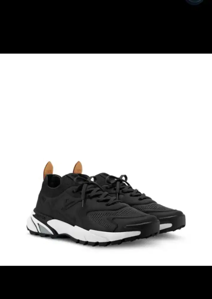 Sepatu sneakers Pria