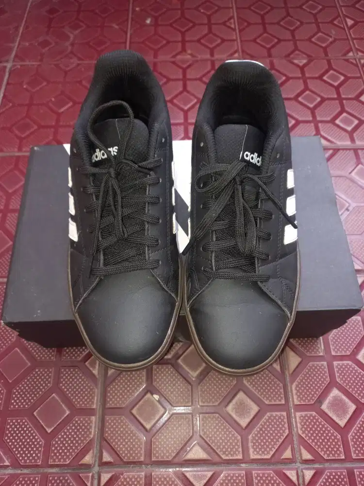 Sepatu adidas originalll