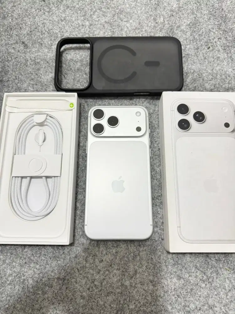 IPHONE 17 PROMAX 256 GB IBOX PEMAKAIAN SEMINGGU(LIKENEW)