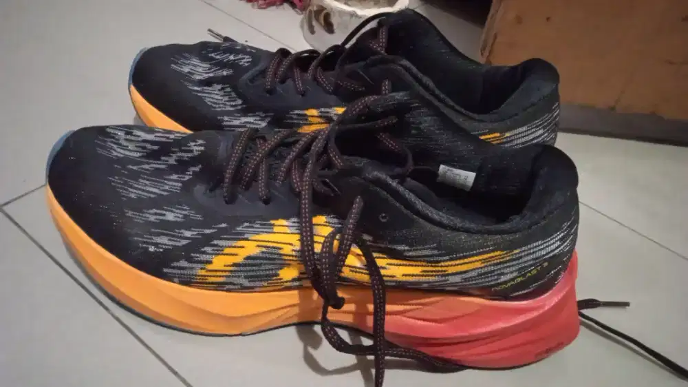 Asics novablast 3