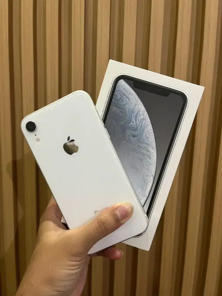 iPhone XR 128GB White Ex iBox PA/A Fullset Mulus All Fungsi Normal