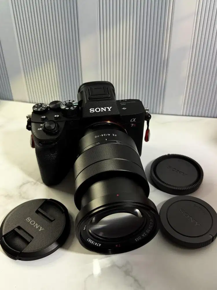 SONY A7R IV MIRRORLESS & LENS FE4 24-70mm