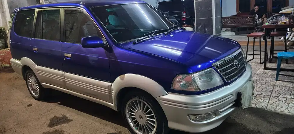 Toyota Kijang Krista 2.0 Bensin tahun 2002
