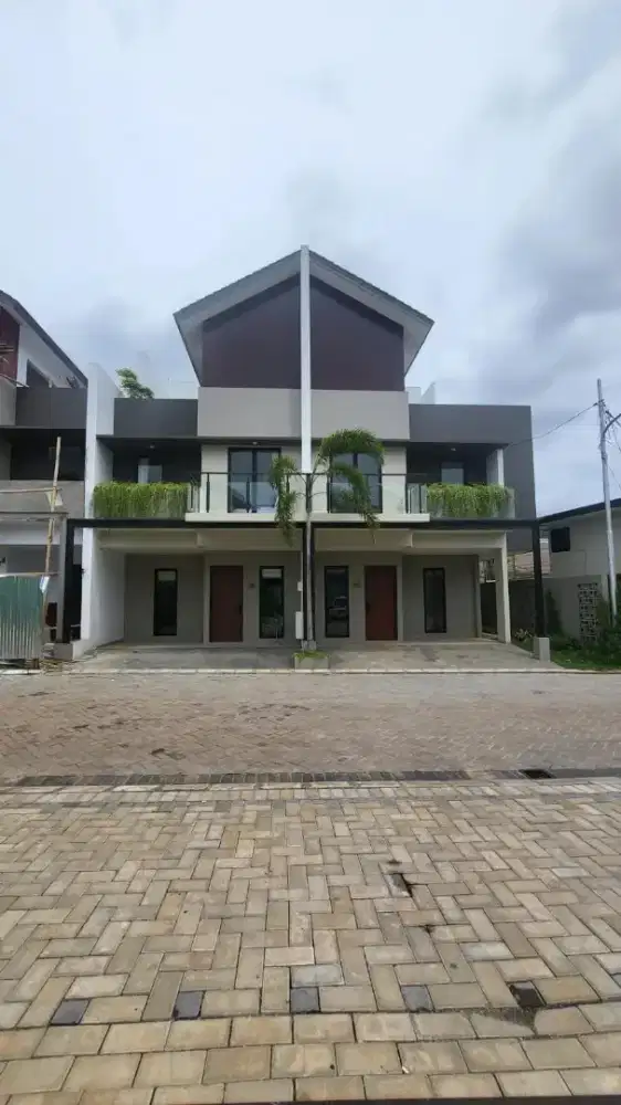 Rumah Baru 3 Lantai Dekat BXC Mall Bintaro