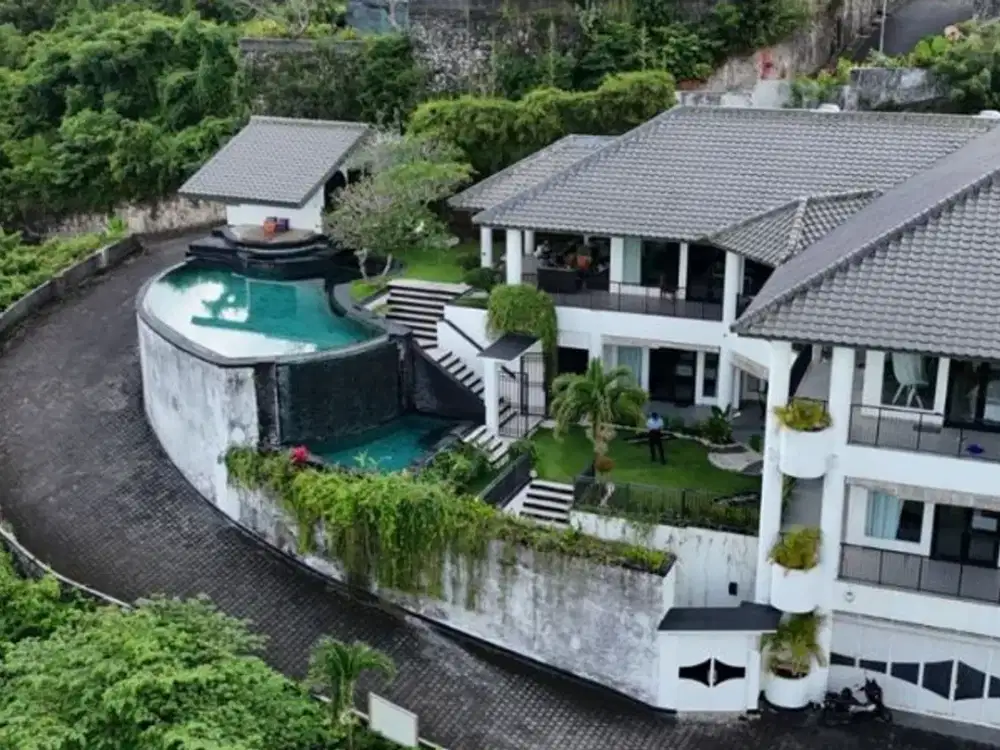 VILLA AN EXTRAORDINARY CLIFFSIDE ESCAPE IN KUTUH BADUNG
