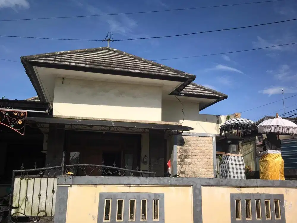 Di jual rumah 1 are di pinggir jalan utama tabanan