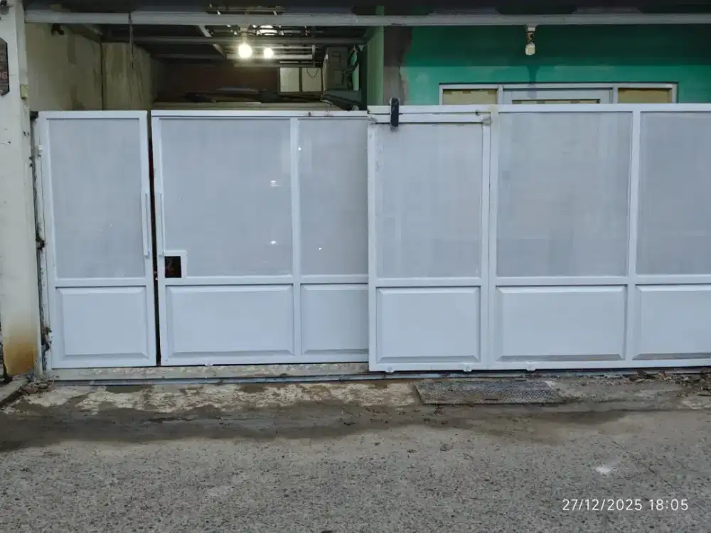 Dijual Rumah untuk usaha. Sudah siap huni.