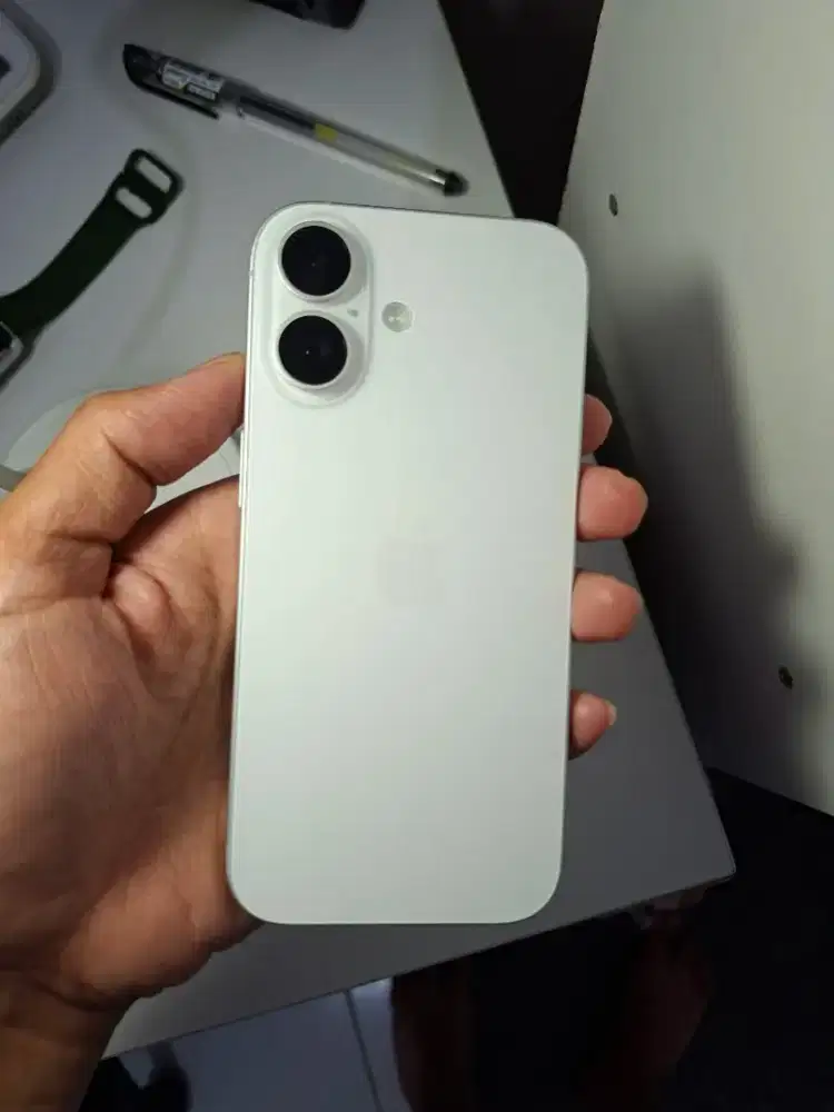 iphone 17 256GB Starlight (Putih)