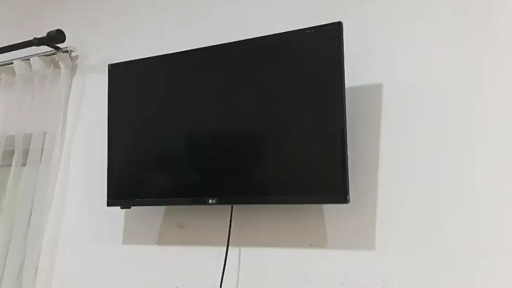 TV 32 73 x 43 flat